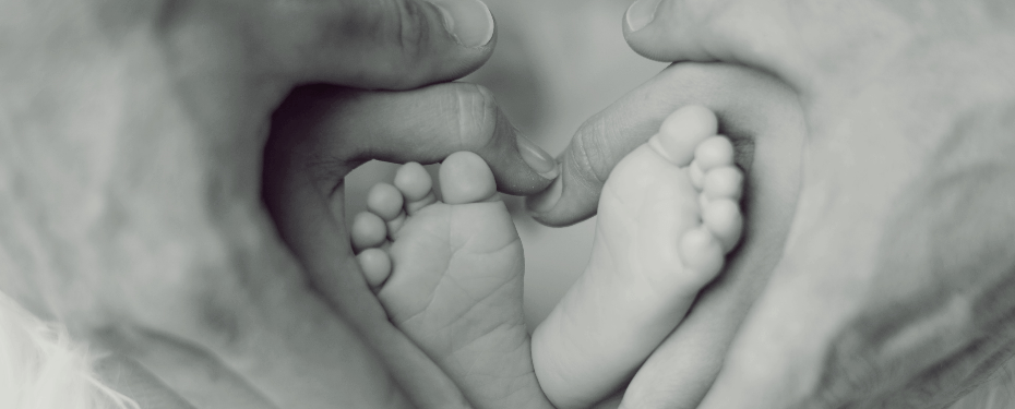 baby feet litle hand hart 9-erotiseis-gia-mellontes-goneis